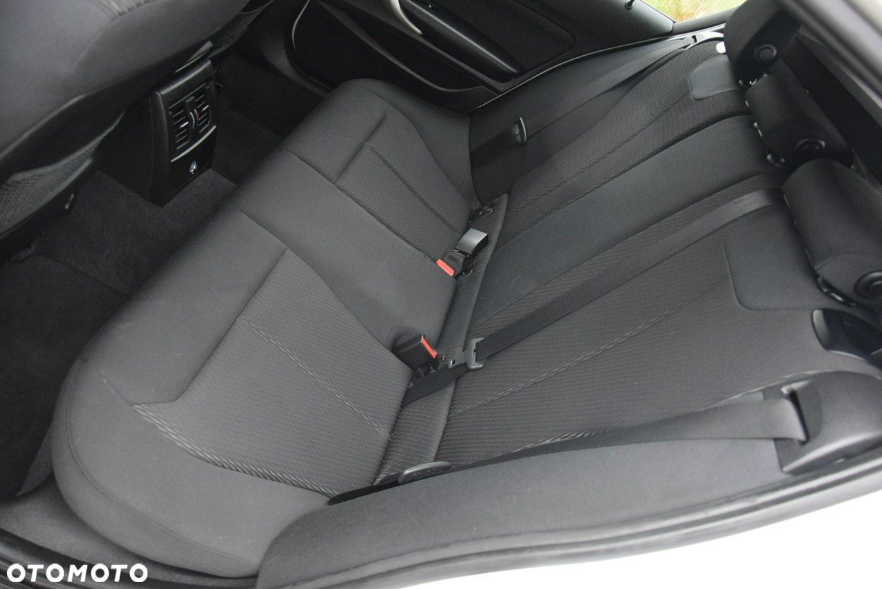 BMW Seria 1 118d - 21