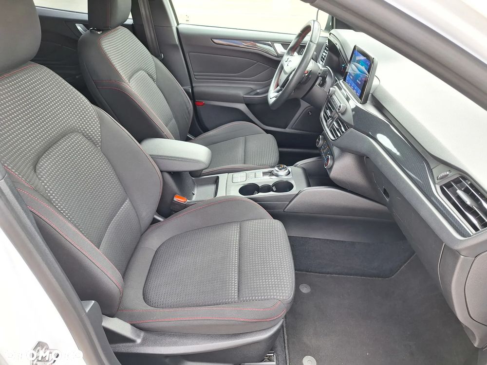 Ford Focus 1.5 EcoBoost ST-Line - 26