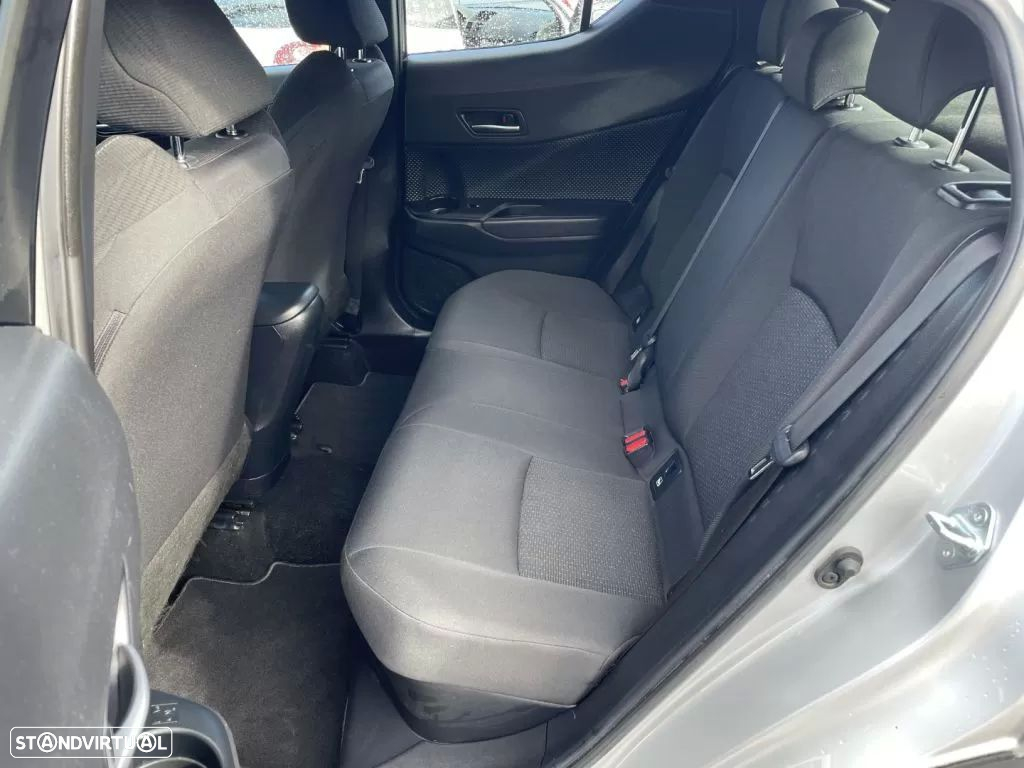 Toyota C-HR - 21