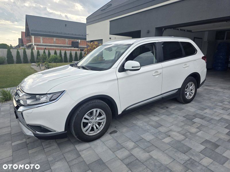 Mitsubishi Outlander 2.0 Intense + Navi 4WD CVT - 11
