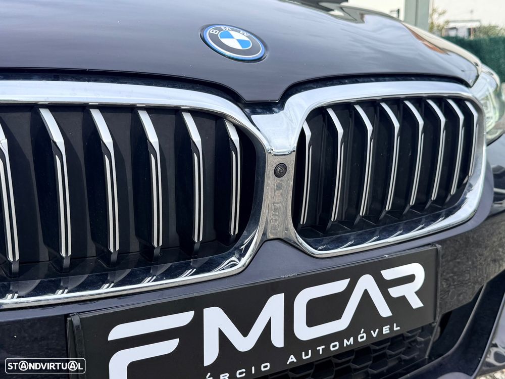 BMW 530 e Pack Desportivo M - 12