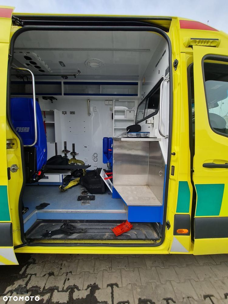 Mercedes-Benz Sprinter Ambulans Kamper Furgon W907 319 CDI 3.0 V6 190 KM - 5