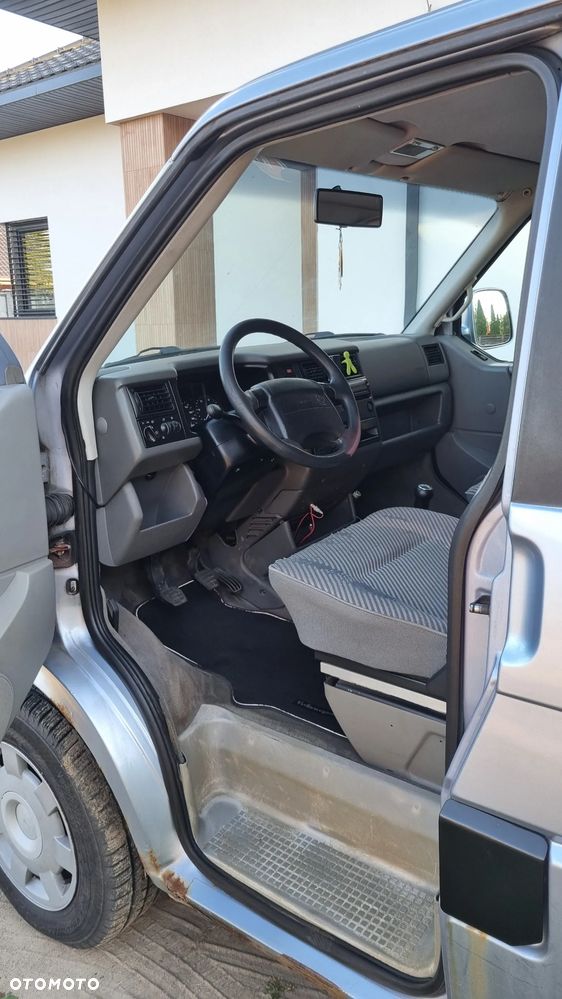 Volkswagen Multivan Standard - 9