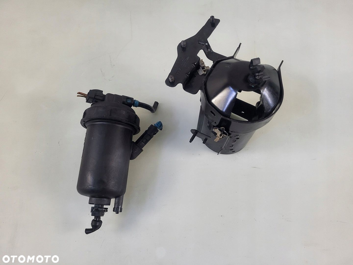obudowa filtra paliwa stelaż filtr 2.0 cdti OPEL INSIGNIA B 13204107 - 1