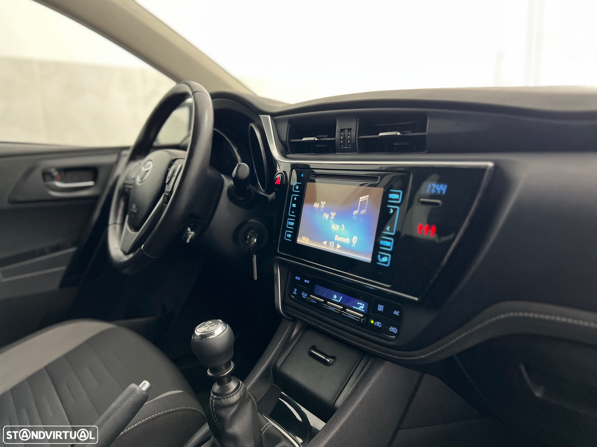 Toyota Auris Touring Sports 1.6 D-4D Comfort +P.Sport+Navi - 30
