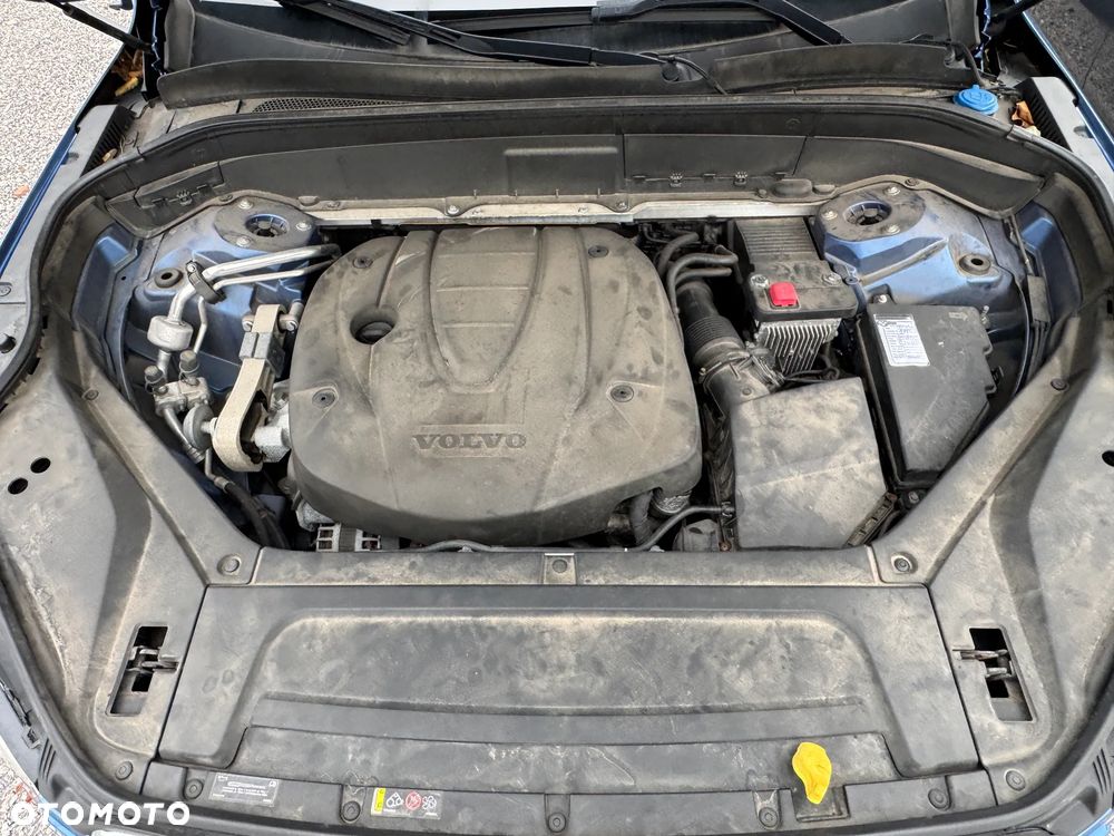 Volvo XC 90 D5 AWD R-Design 7os - 39