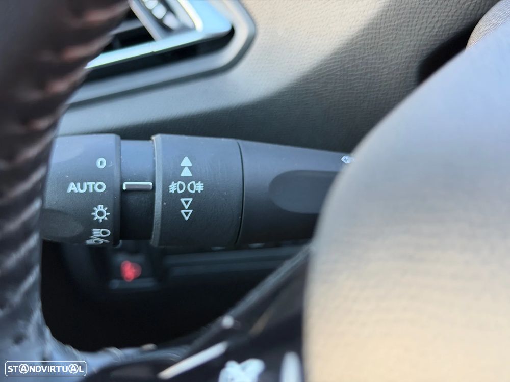 Peugeot 308 1.2 PureTech Style - 8