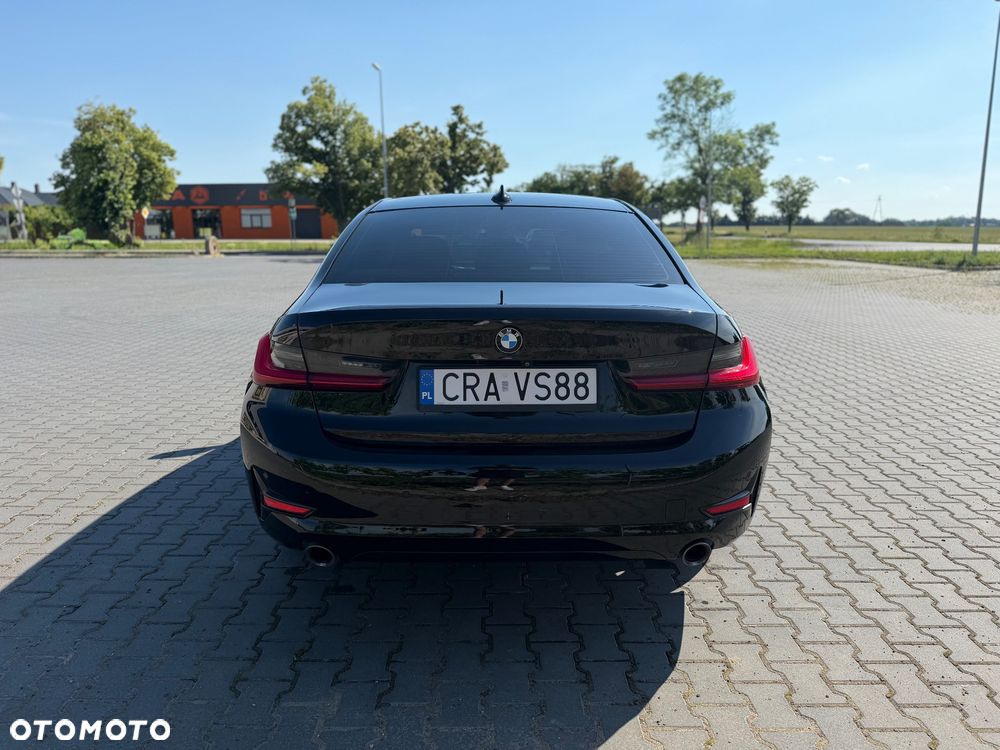 BMW Seria 3 320i xDrive Sport Line - 5