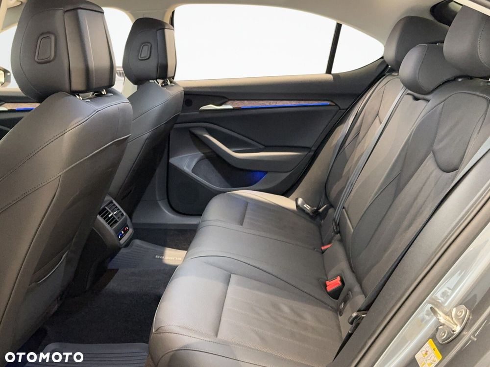 Skoda Superb 2.0 TDI SCR L&K DSG - 14