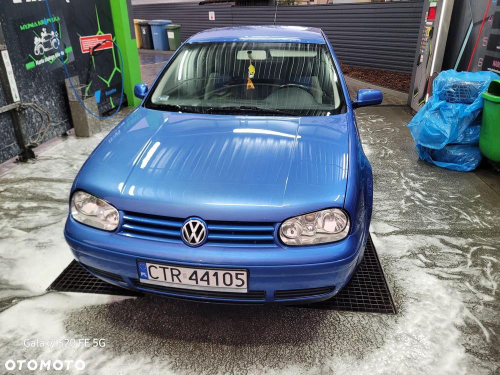 Volkswagen Golf - 1