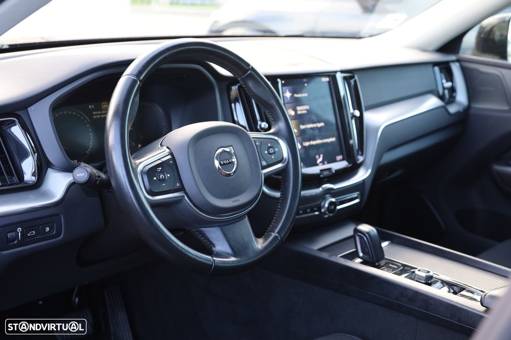 Volvo XC 60 2.0 T8 PHEV Momentum Plus AWD - 17