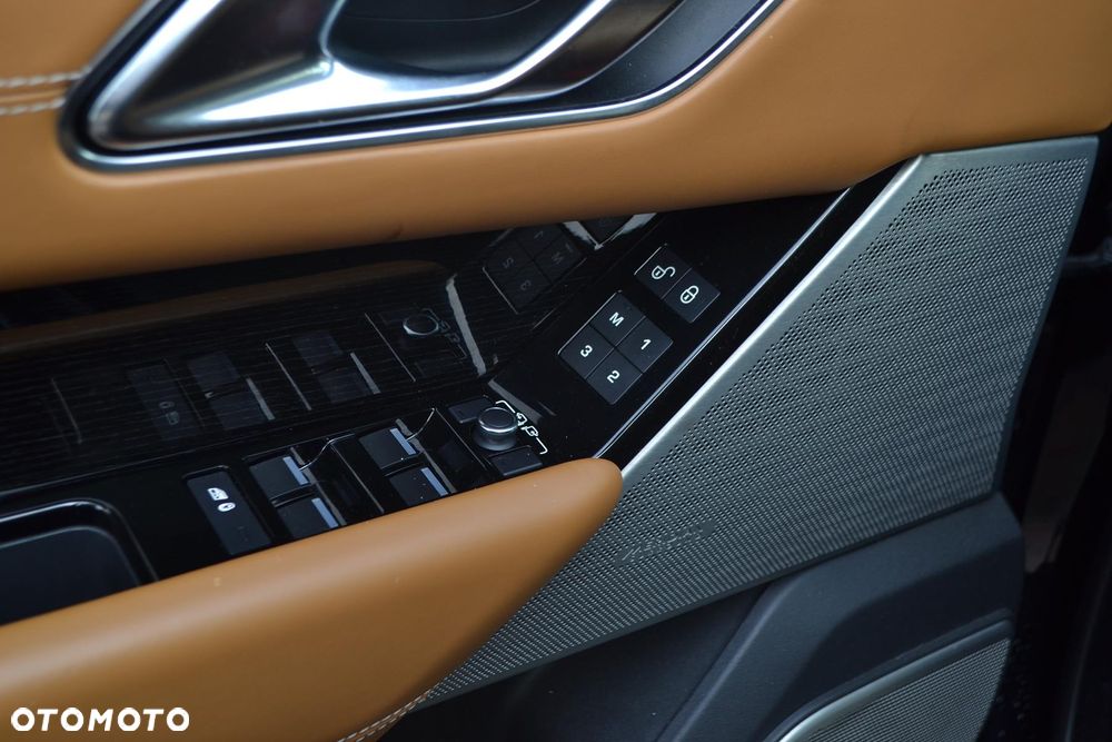 Land Rover Range Rover Velar 2.0 Si4 GPF R-Dynamic HSE - 31