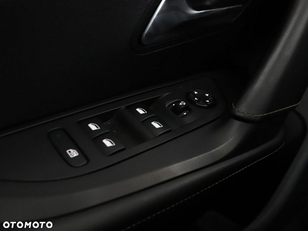 Peugeot 2008 1.2 PureTech GT Line S&S EAT8 - 37