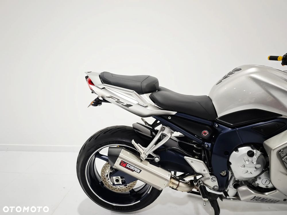 Yamaha FZ - 13