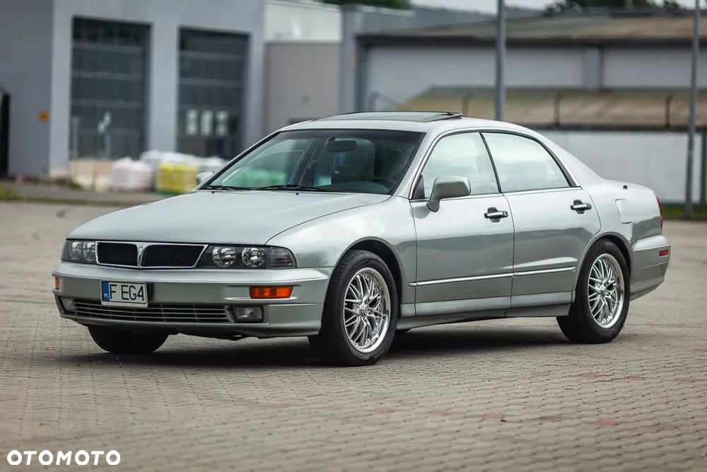 Mitsubishi Diamante - 10
