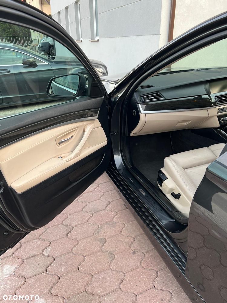 BMW Seria 5 525d - 14