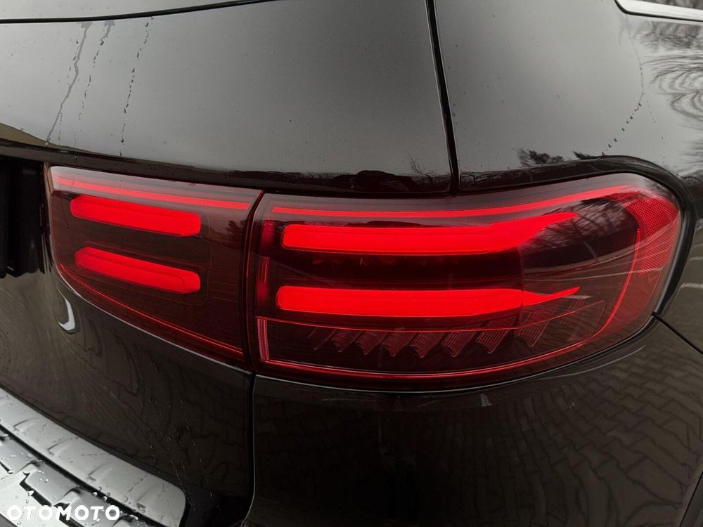 Mercedes-Benz GLB - 13