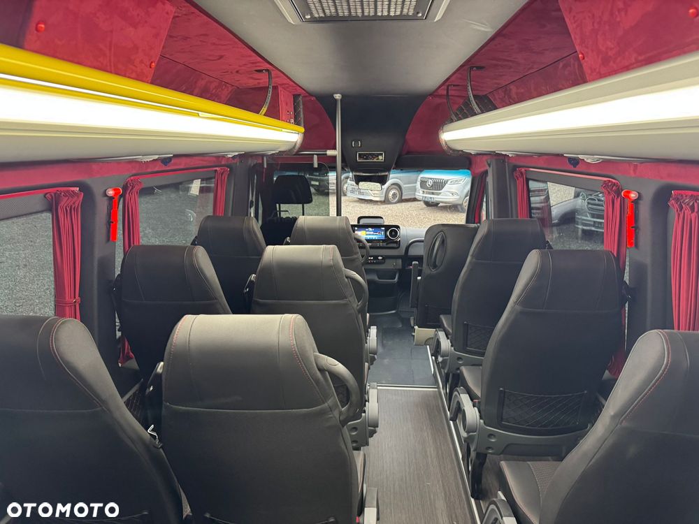 Mercedes-Benz Sprinter 517 - 12