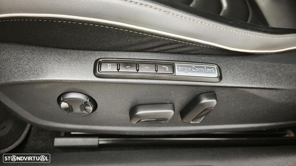 Volkswagen Arteon 1.4 TSI eHybrid Elegance — fotografia 25