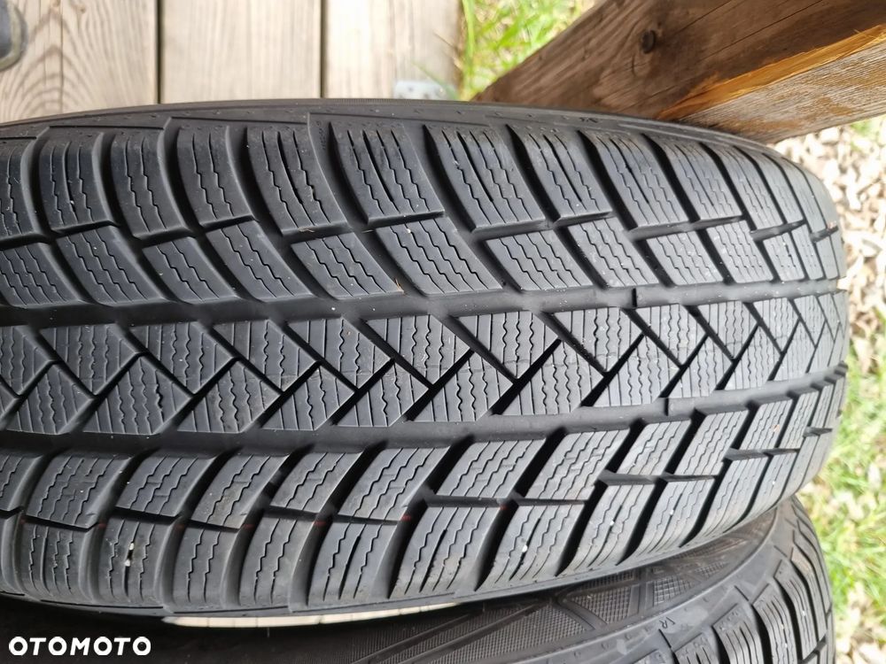 Opony Vredestein Wintrac Pro 205/65R17 100H 2024r.2x7,4mm bdb stan - 2
