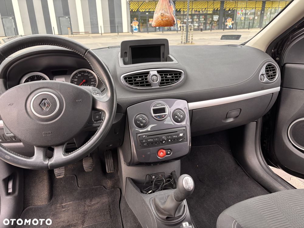 Renault Clio - 12