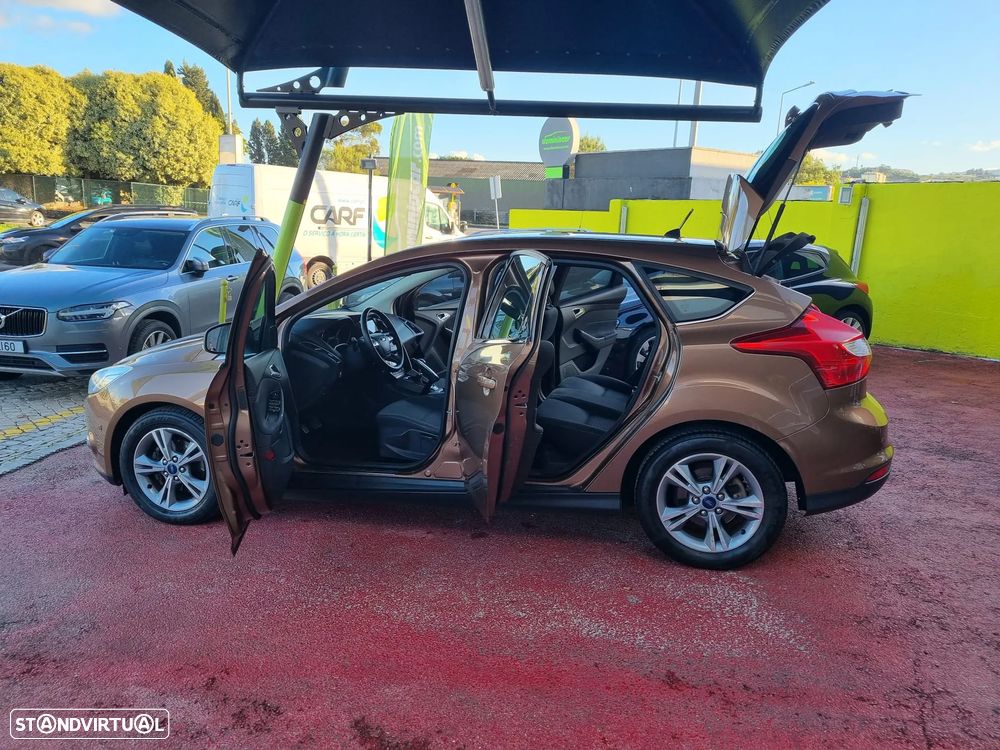 Ford Focus 1.0 SCTi Titanium Best - 26