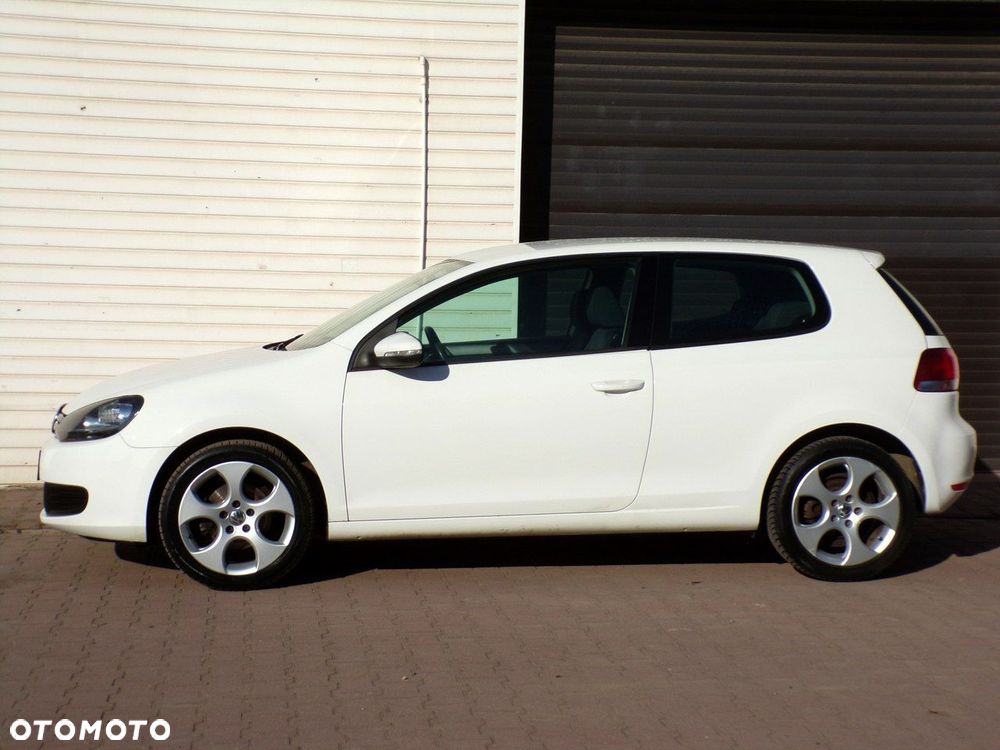 Volkswagen Golf - 10