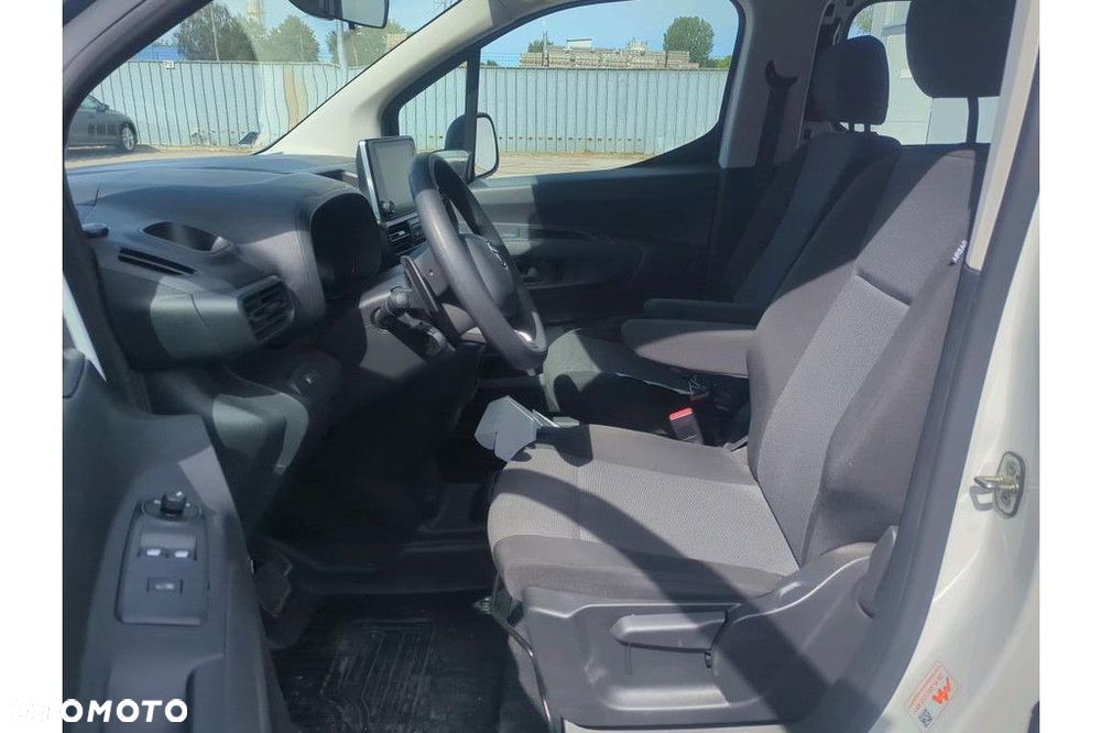 Toyota ProAce 1.2 D-4t 130KM A/t Long Furgonbrygactive - 6