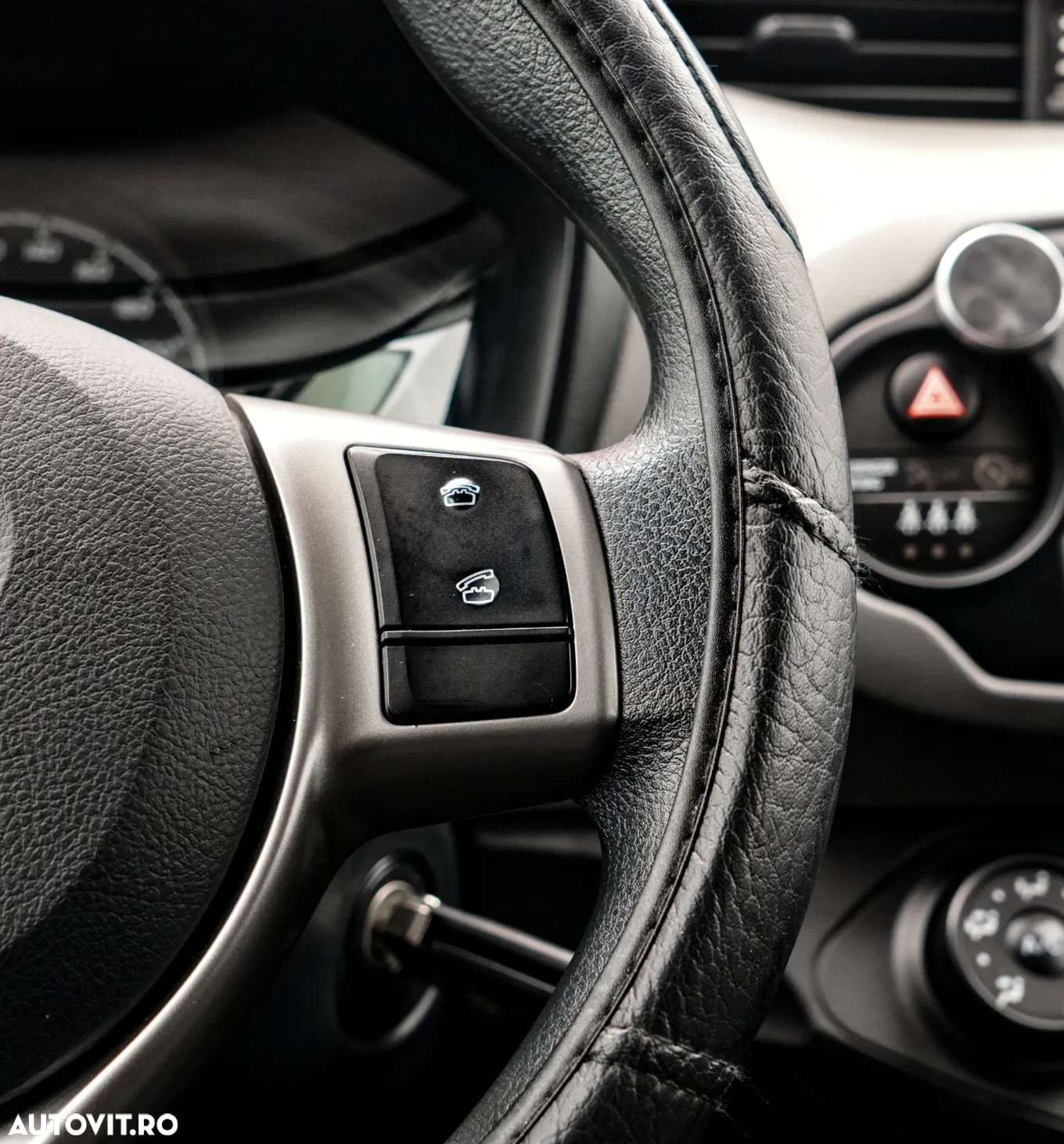 Toyota Yaris 1.0 L Eco - 27