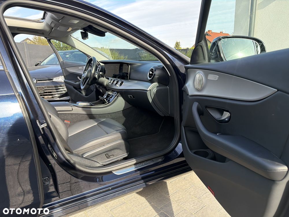 Mercedes-Benz Klasa E 220 d Avantgarde - 29