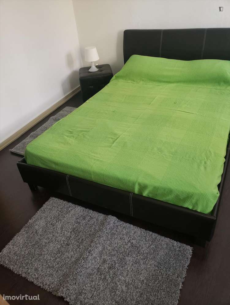 Quarto - localizado em Baixa Coimbra - Grande imagem: 2/8