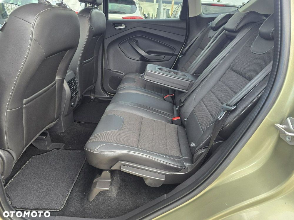 Ford Kuga - 12