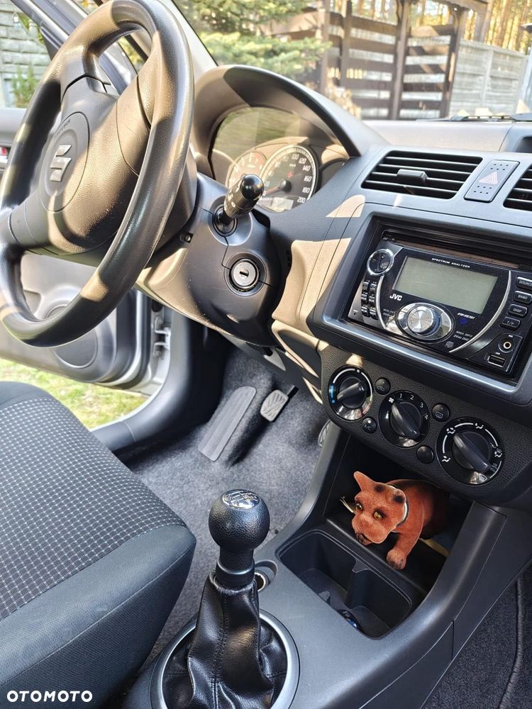 Suzuki Swift - 9