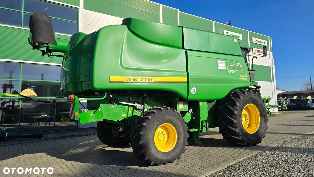 John Deere S690i - 4