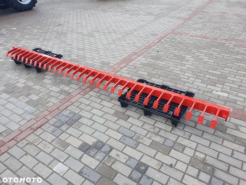 Brona agregat Kverneland. Belka skrobaków. Skrobak wału. - 1