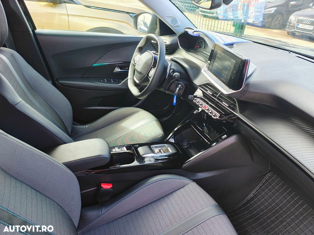 Peugeot 2008 1.5 BlueHDI 130 S&S EAT8 Allure - 13