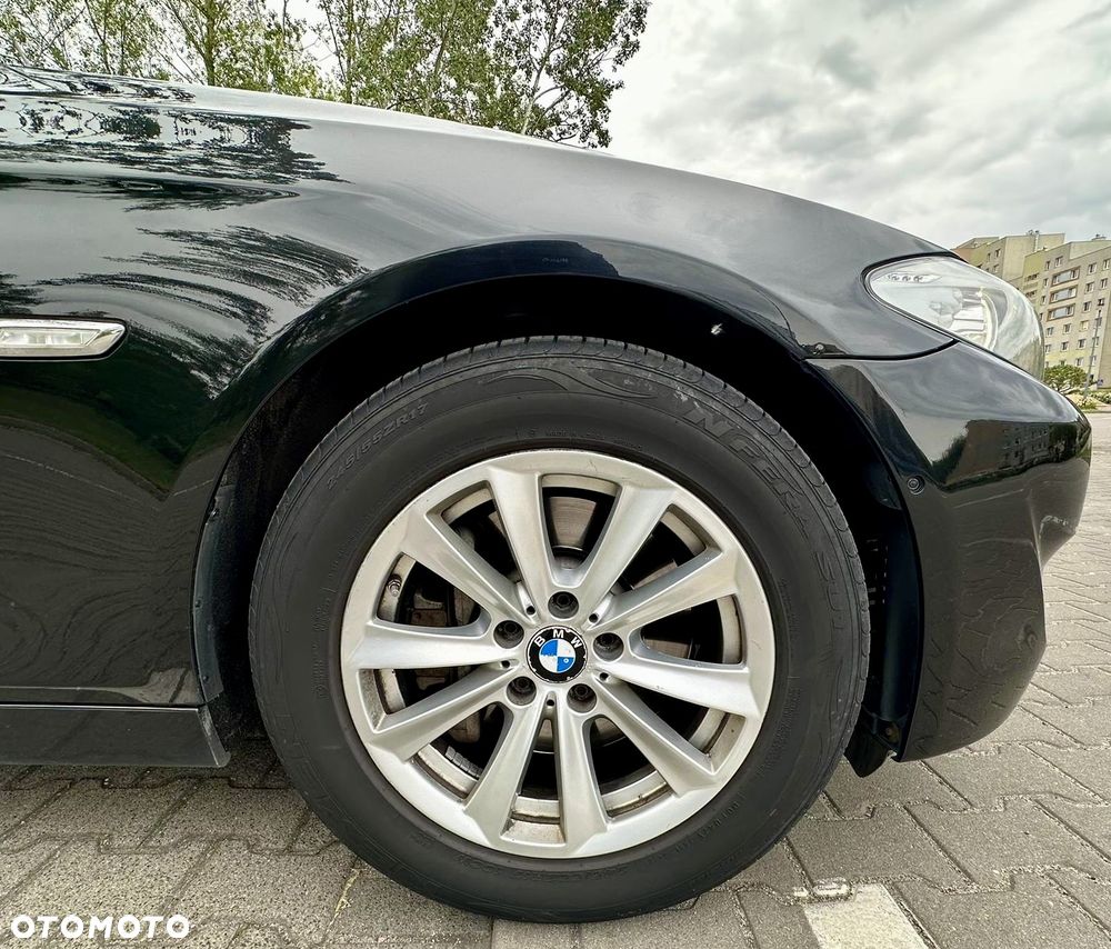 BMW Seria 5 530d xDrive - 13
