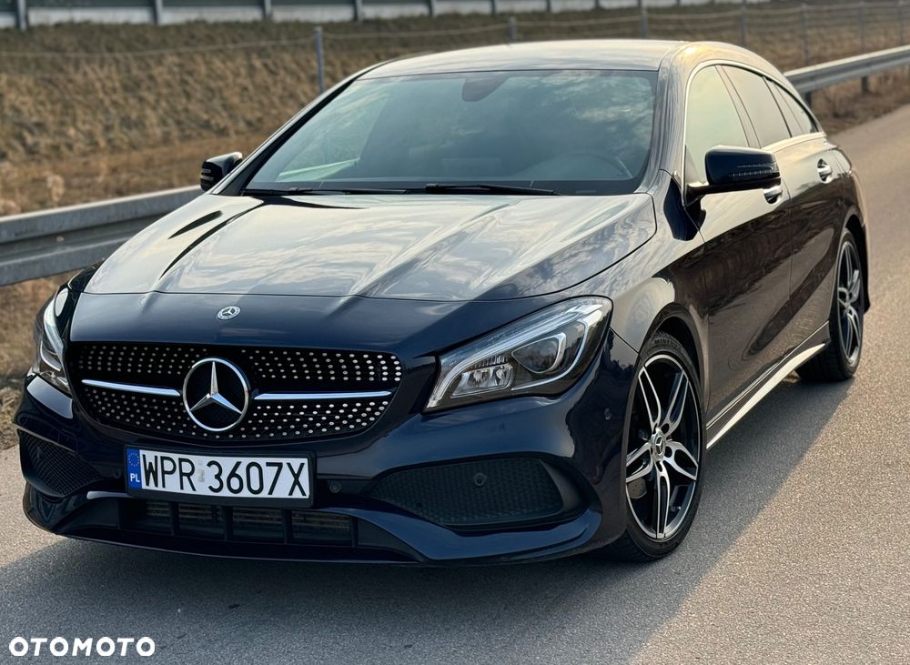 Mercedes-Benz CLA 180 AMG Line - 1