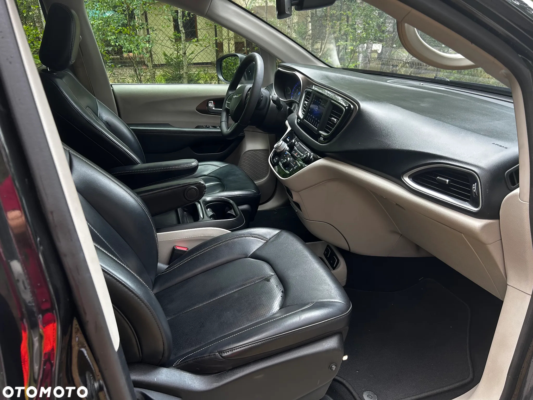 Chrysler Pacifica - 9