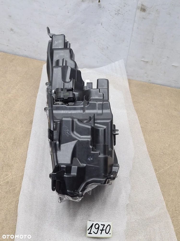 Toyota Yaris 4 IV od 20r lampa prawy prawa przednia przód Full Led - 8