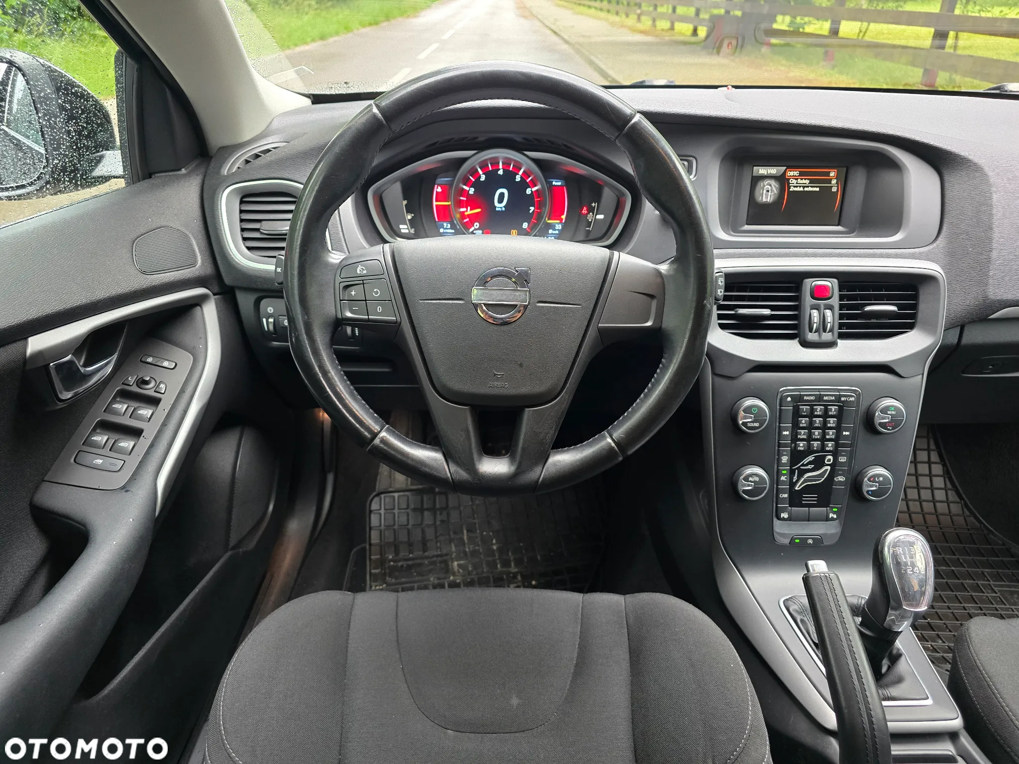 Volvo V40 T3 Momentum - 5