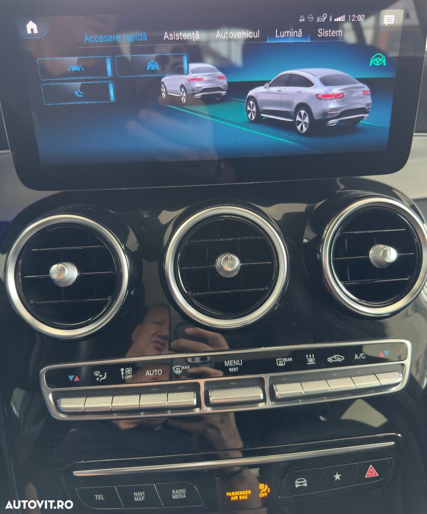 Mercedes-Benz GLC Coupe 300 de 4Matic 9G-TRONIC AMG Line - 9