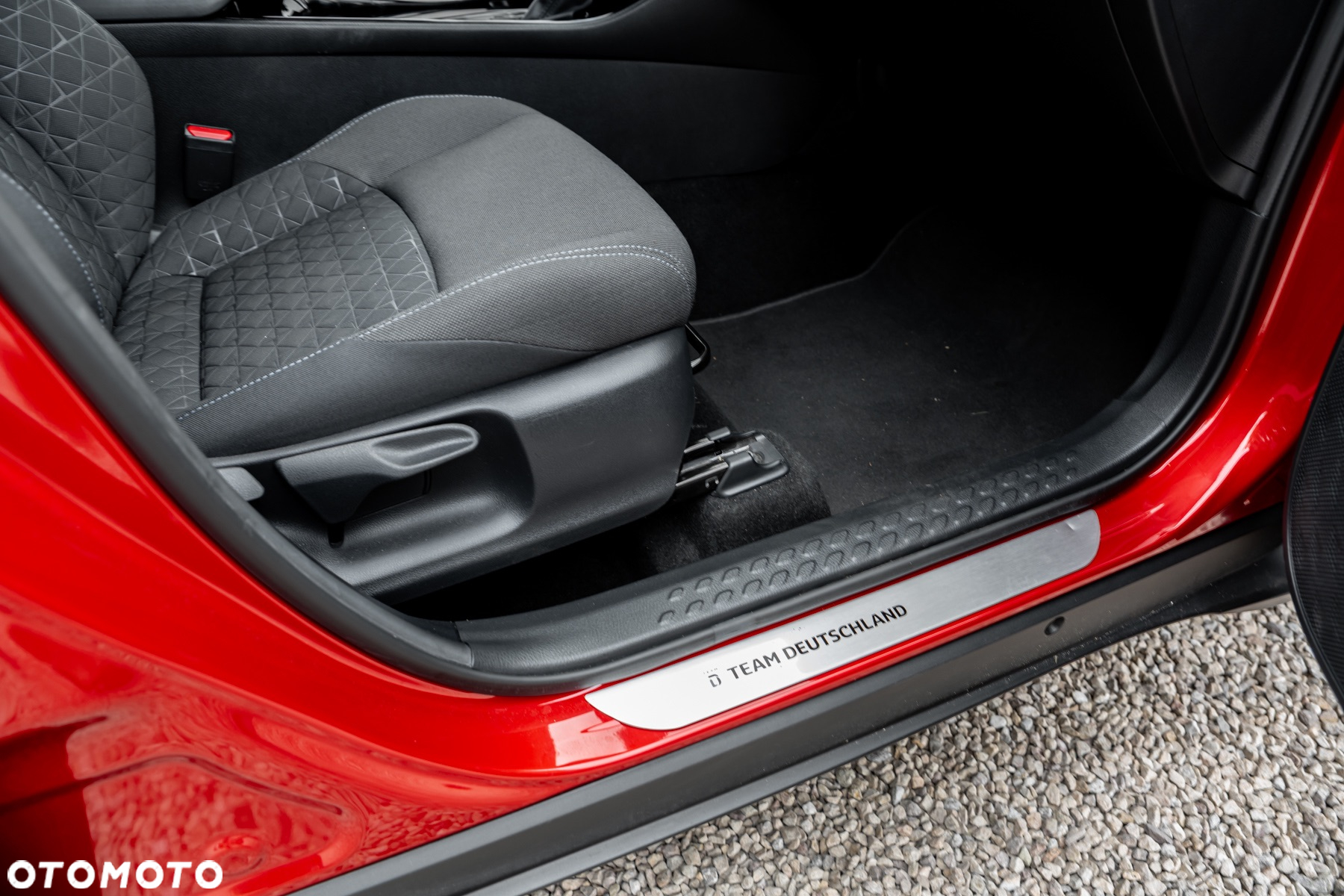 Toyota C-HR 1.8 Hybrid Team Deutschland - 25