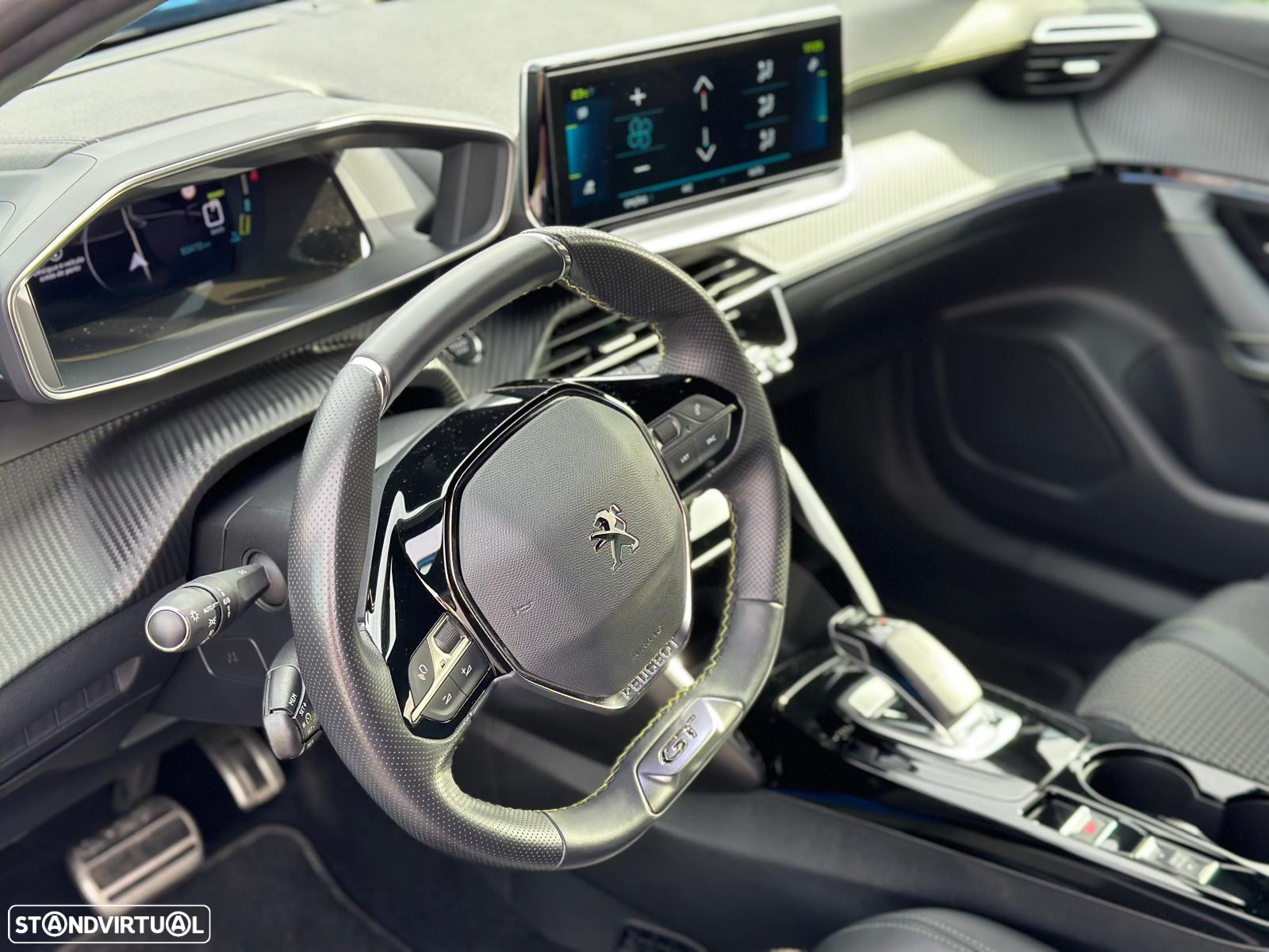 Peugeot e-2008 50 kWh GT Line - 3