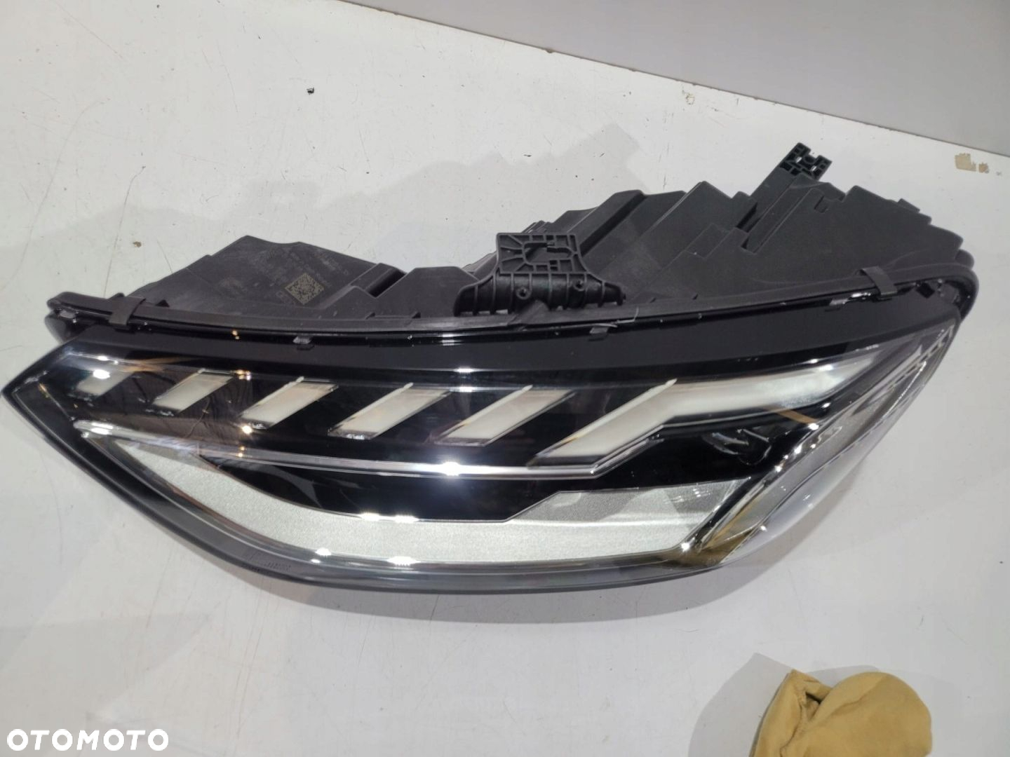 Audi A4 B9 Lift Lampa przednia MATRIX Lewa- 12864 - 4