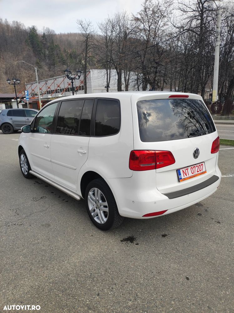 Volkswagen Touran 2.0 TDI DPF BlueMotion Technology DSG Highline - 6