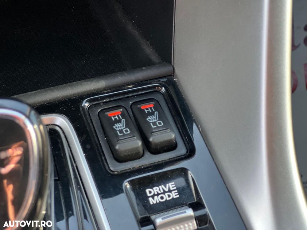 Mitsubishi Eclipse-Cross - 24