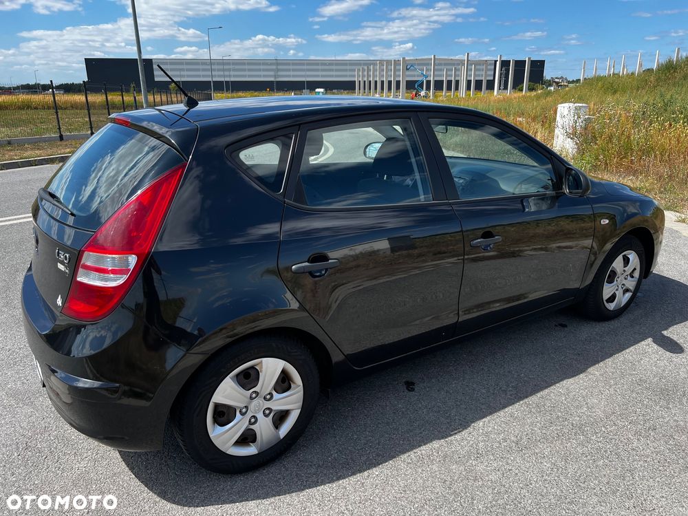Hyundai i30 1.4 Classic + - 8