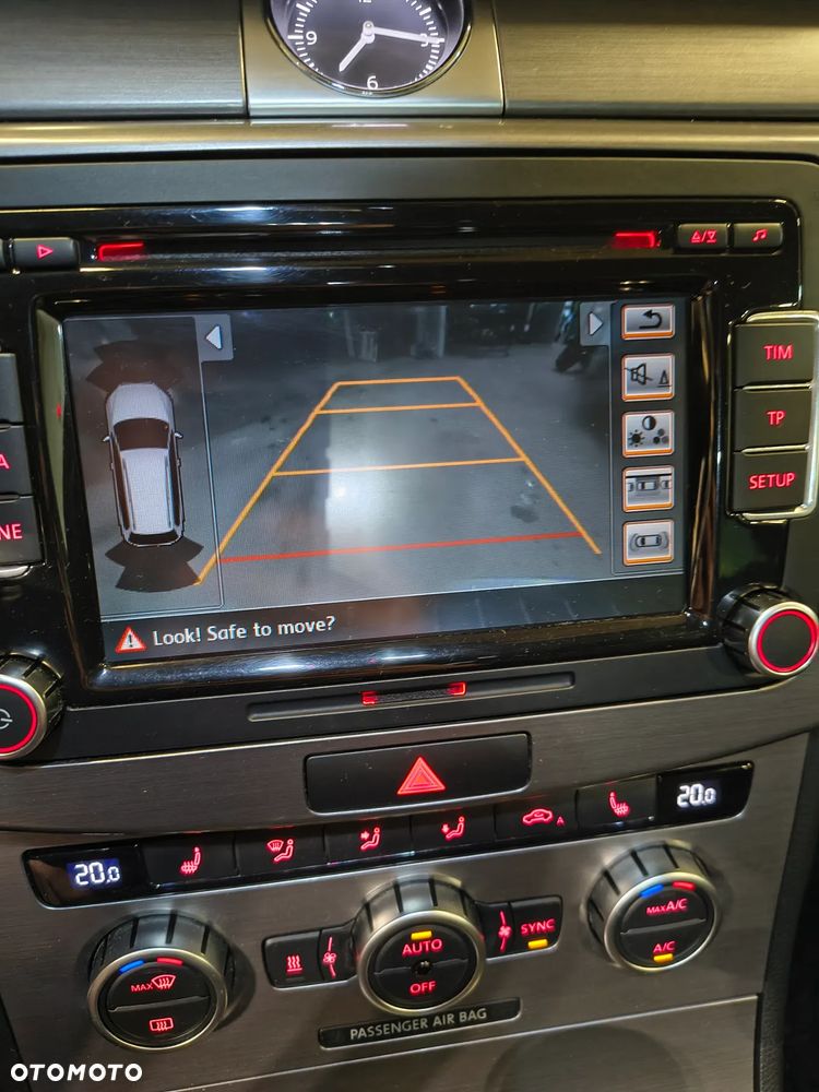 Volkswagen Passat Variant 2.0 TDI BlueMotion Technology Highline - 9