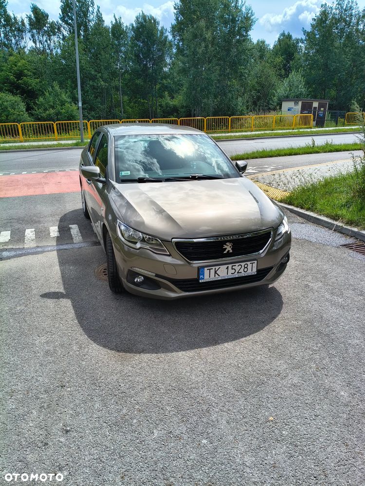 Peugeot 301 1.2 Pure Tech Active - 2
